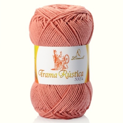 Novelo de linha de algodão cor de terracota com etiqueta Trama Rústica