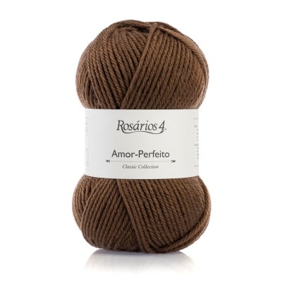 Novelo de fio de lã castanho com etiqueta branca Rosários 4 Amor-Perfeito Classic Collection
