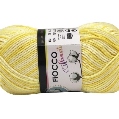 Novelo de lã amarelo e creme com etiqueta branca e ilustração de algodão