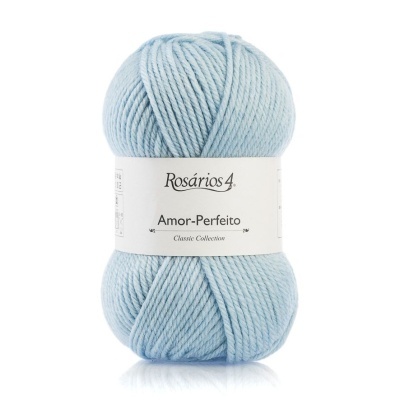 Novelo azul claro com etiqueta Rosários 4 Amor-Perfeito.