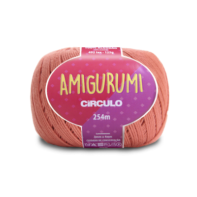 Novelo de fio de algodão cor terra com etiqueta roxa AMIGURUMI CÍRCULO 254m