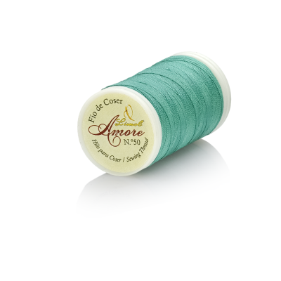 Rolo de linha verde água para coser com rótulo rotativo