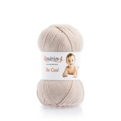 Novelo de lã bege clarinho da marca Rosários 4 com etiqueta de bebé