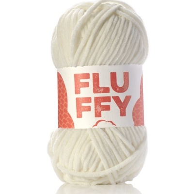 Novelo de lã branca com etiqueta FLUFFY