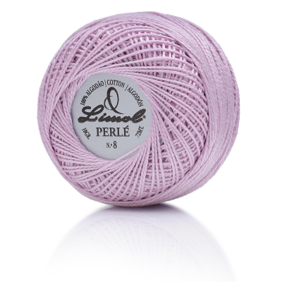Novelo de fio de algodão lilás com etiqueta Limol PERLÉ N.º 8