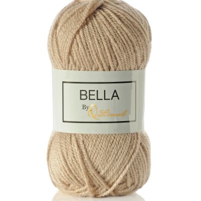 Novelo de lã bege claro com etiqueta branca marcada BELLA