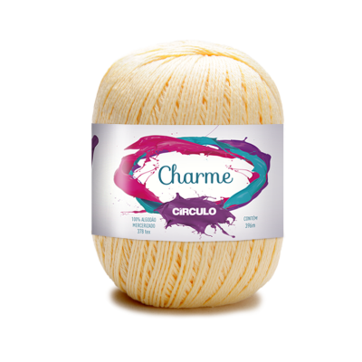 Novelo de fio amarelo com etiqueta colorida da marca Charme Círculo