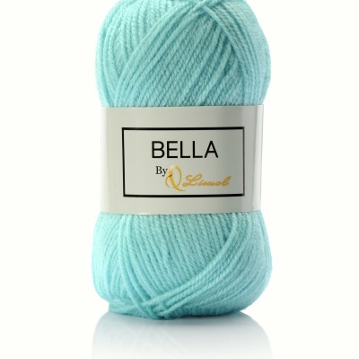 Novelo de lã azul claro com etiqueta BELLA By Q Lineol
