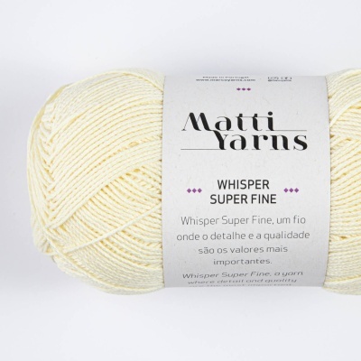 Novel de fio de lã Matti Yarns Whisper Super Fine cor creme com etiqueta branca