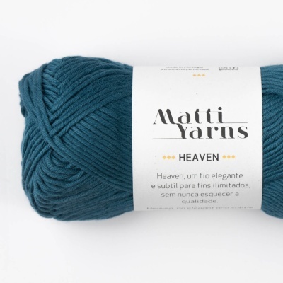 Novelo de fio azul escuro Matti Yarns HEAVEN com etiqueta branca