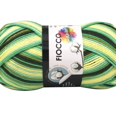 Novelo de fio multicolorido em algodão