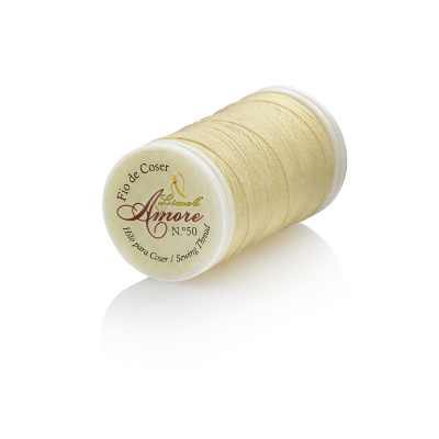 Carrete de linha de coser Amore número 50 cor amarelo claro
