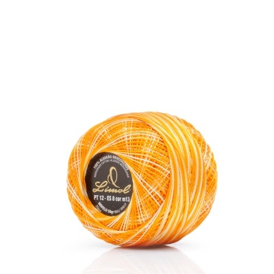 Novelo de linha colorida laranja e branco com rótulo preto e dourado