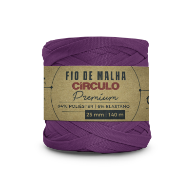 Rolo de fio de malha roxo com etiqueta de papel