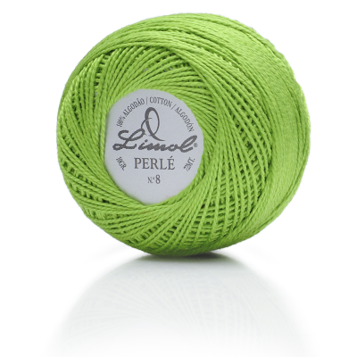 rolo de linha verde limão com etiqueta central branca e texto