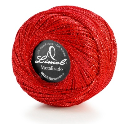 Novelo de linha metálica vermelha com etiqueta preta redonda da marca Linda