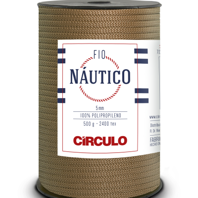 Rolo de fio náutico castanho com etiqueta branca e texto azul e vermelho