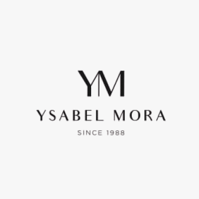 Logotipo YM com texto YSABEL MORA e SINCE 1988 em preto sobre fundo branco