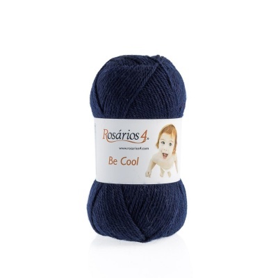 Novelo de lã azul escuro com rótulo branco da marca Rosários 4