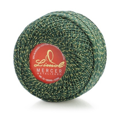 Bola de linha Mercerizada verde com fio metálico dourado e etiqueta vermelha