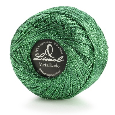 Novelo de fio metalizado verde Lincol com etiqueta preta central