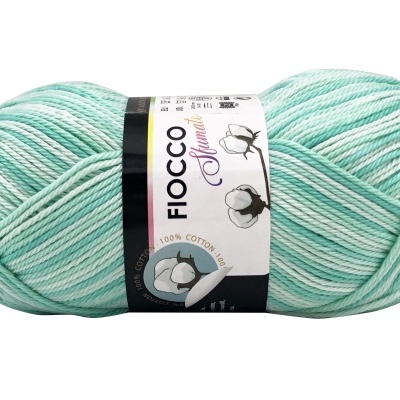 Novelo de fio de algodão verde água e branco Fiocco Harmony