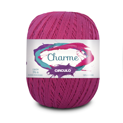 Novelo de linha de algodão mercerizado cor rosa forte com rótulo branco e texto Charme Círculo