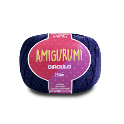 Novelo de fio azul escuro com rótulo AMIGURUMI CÍRCULO.