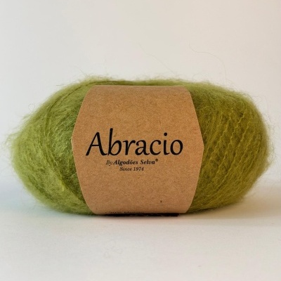 Novelo de fio verde musgo com etiqueta castanha Abracio