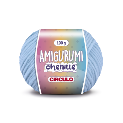 Novelo de lã azul claro com etiqueta colorida Amigurumi chenille.