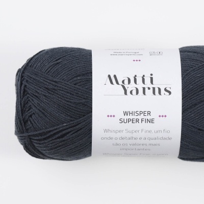 Novelo de lã cinza-escura Matti Yarns Whisper Super Fine com etiqueta branca