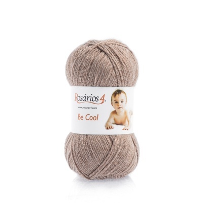 Novelo de lã bege claro com etiqueta Rosários 4 e bebé