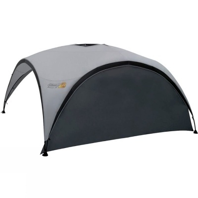 Tenda cinza e preta da marca Coleman, estrutura semiaberta sobre fundo branco