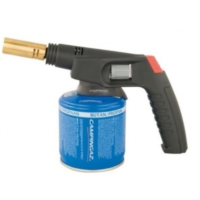 Maçarico portátil com cilindro azul e corpo preto com gatilho vermelho