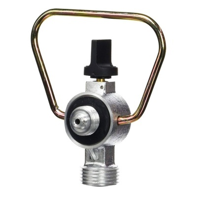 válvula metálica com cabo em metal dourado e botão preto