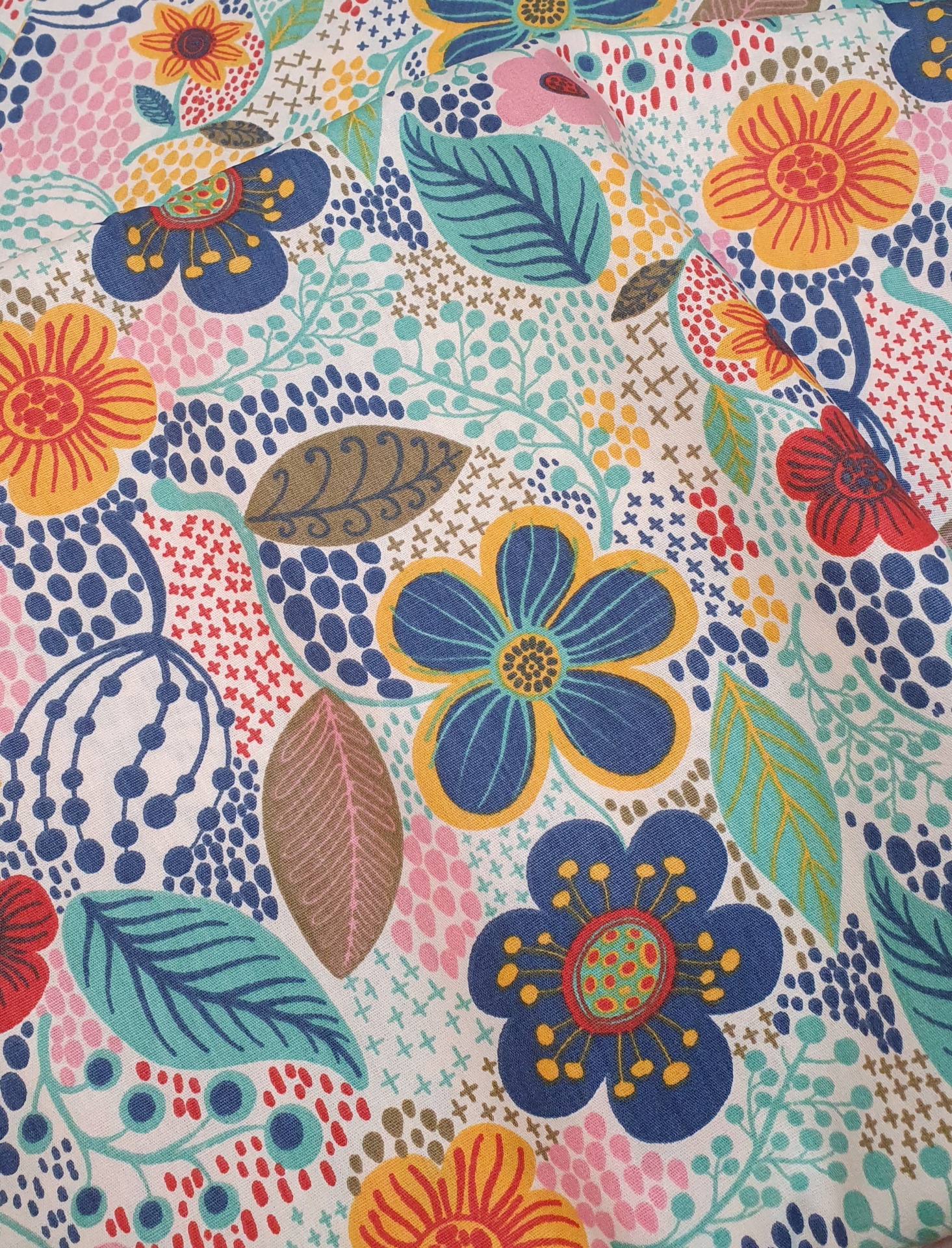 Contemporâneo 2 Tecido estampado com flores e folhas coloridas em fundo claro