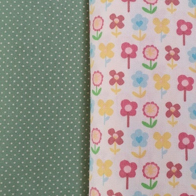 tecidos com padrão de bolinhas e flores coloridas