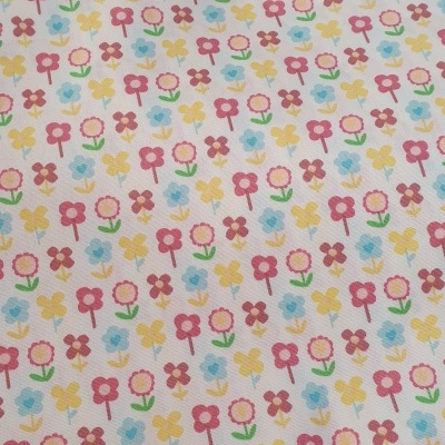 Tecido com padrão repetitivo de flores coloridas num fundo branco