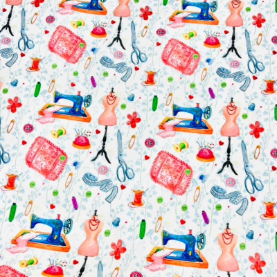 Tecido estampado com máquinas de costura, manequins, tesouras e acessórios de costura coloridos