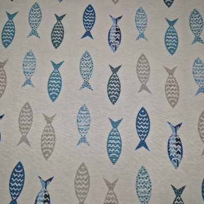 Tecido com padrão de peixes azuis e bege sobre fundo claro