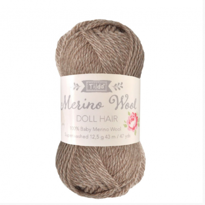 Rolo de fio de lã Merino Wool castanho claro com etiqueta branca