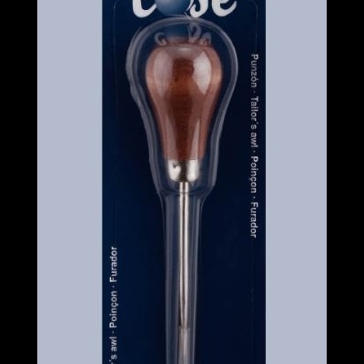 Punzão com cabo de madeira e ponta metálica em embalagem azul escura