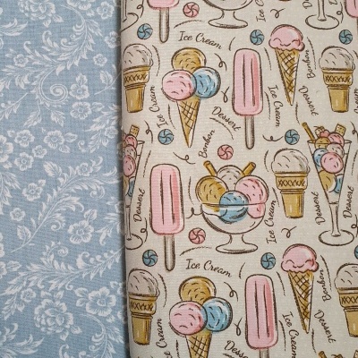 Tecidos com padrão floral azul e branco e padrão de gelados coloridos com textos em inglês