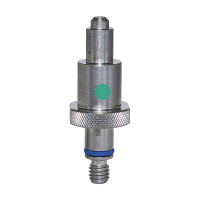 Peça metálica cilíndrica com rosca e anel azul sobre fundo branco