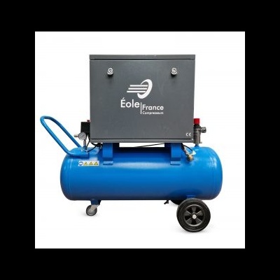 Compressor industrial azul com estrutura cinzenta e rodas pretas