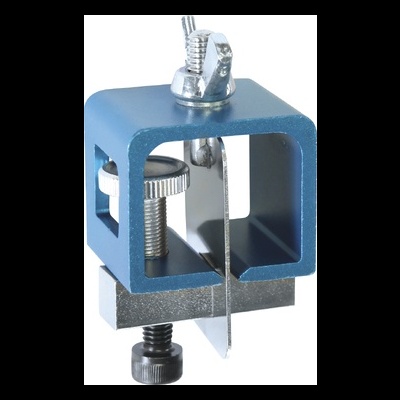 Acessório metálico azul com parafuso e lâmina fina