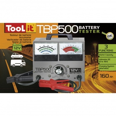 Testador de bateria Tool it TBP 500 com dois medidores analógicos, cabos com pinças e indicações de funções