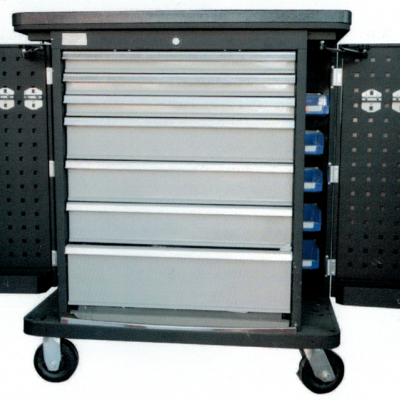Carro de ferramentas metálico cinzento com portas e rodízios