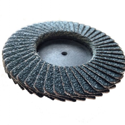 Roda de escova abrasiva circular preta com orifício central