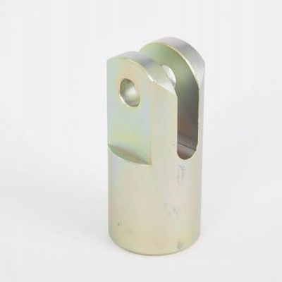 Peça metálica cilíndrica prateada com furo e ranhura